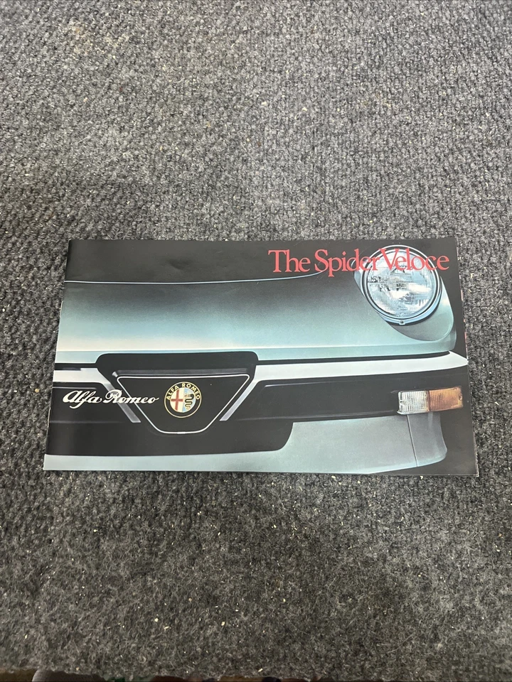 Catálogo folleto de venta de autos originales Alfa Romeo Spider Veloce 1983 Foto 1 de 4