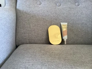 Ladies Max Factor Facefinity Compact Foundation & 24H Hydration - Picture 1 of 5