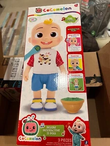 NEU CoComelon Deluxe interaktive JJ Puppe Plüsch Futter Kleid singen Gemüse Lied - Bild 1 von 1