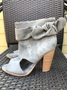Charlotte Russe Women’s Sz 7 Peep Toe Booties Block Heel Dusty Blue Faux Suede - Picture 1 of 12