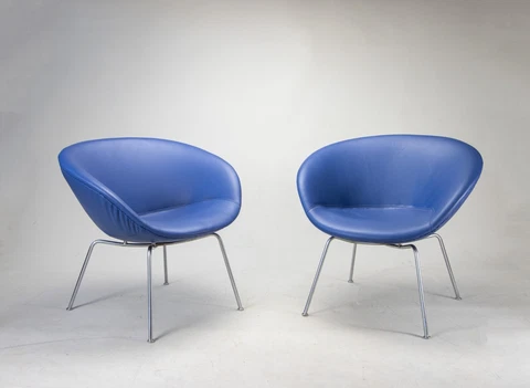 Early 1950s Arne Jacobsen Pot Chairs for Fritz Hansen in new leather Cover