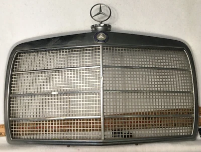 1968-1973 ? or 1973-1976 ? MERCEDES-BENZ 280 FRONT GRILL with Emblem  CHROME - Изображение 1 из 4