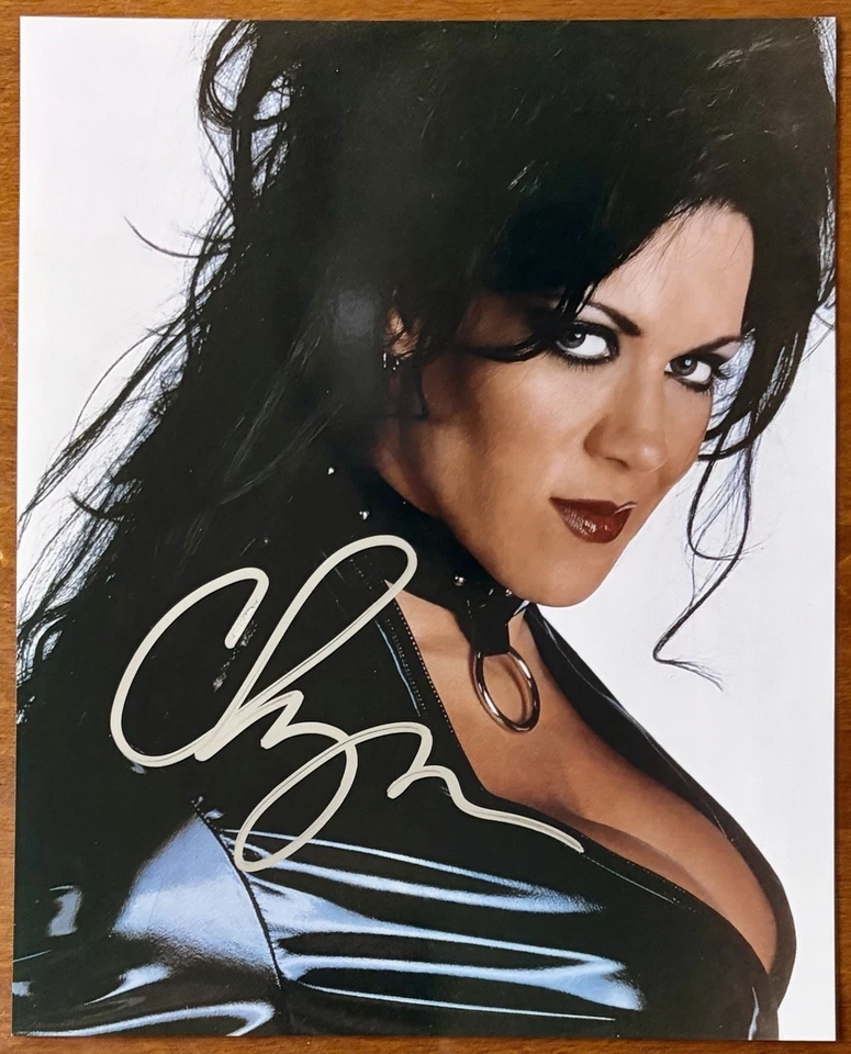 Foto firmada por CHYNA 8x10 WWF WWE diva de lucha libre autografiada, miembro de DX, fallecida Foto 1 de 1