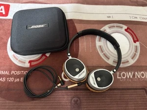 Bose TriPort OE Stereo-Kopfhörer mit Kopfbügel - silber (2) - Bild 1 von 5