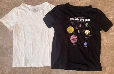 Lot of 2 Boys T-Shirts - H&M White & GAP Black - Size 5-6 - Image 1 of 4