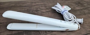T3 Micro Single Pass Style Plus Hair Flat Iron White #77590 A1 - Picture 1 of 3