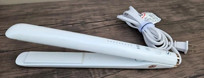 T3 Micro Single Pass Style Plus Hair Flat Iron White #77590 A1 - Image 1 of 3