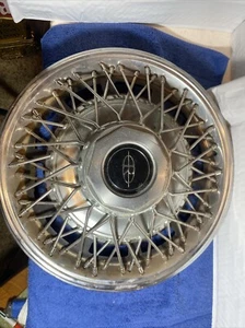 Buick Riviera Spoked Hubcap - Picture 1 of 4