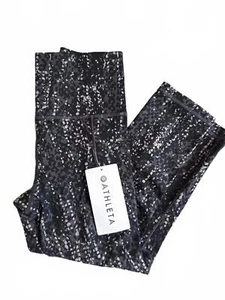Athleta Legging Salutation Stash Pocket II Capri - Black size Xxs NEW - Picture 1 of 4