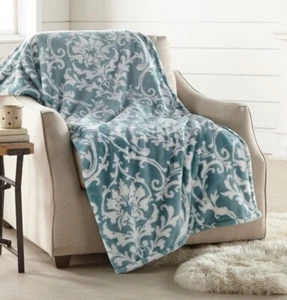 NEW Luxury Plush Teal Throw blanket Oversized 60x70 GREAT GIFT - Picture 1 of 5