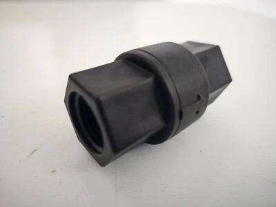 Válvula de retención de polipropileno SMC 1/2" FNPT - 7 PSI presión de agrietamiento Foto 1 de 4