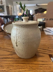 Crock de cerámica Conner Prairie de 6"" con tapa, cerámica de estudio gres Indiana - Imagen 1 de 7