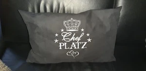 Chefplatz Kissen 40x60cm Geschenk mit Füllung Schwarz - Bild 1 von 3