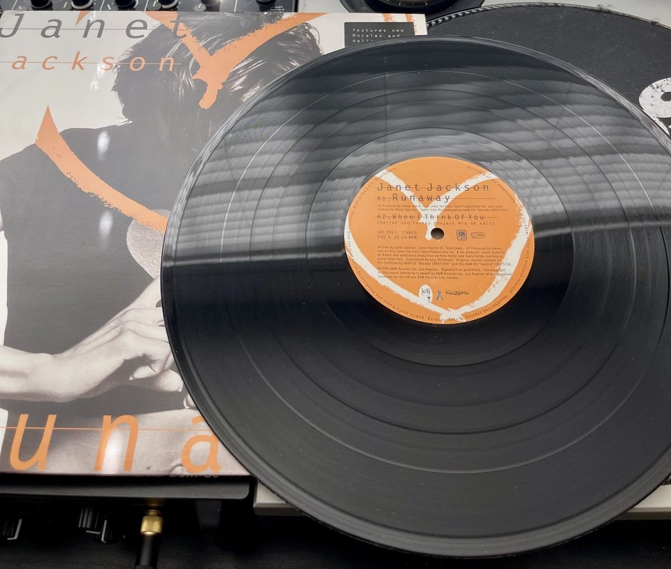 Janet Jackson - Runaway OG 1995 EURO Press 12" in Picture Cover VG/VG+ - Image 1 of 3