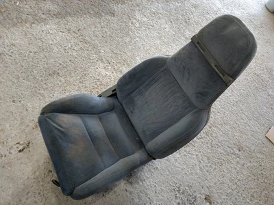 Asiento con canastilla delantero derecho Nissan Pulsar NX 86 87 88 89 90 Foto 1 de 4