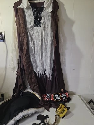 Rubies Pirate costume / Cosplay Outfit -  Adult One Size - With Accessories - Image 1 of 4