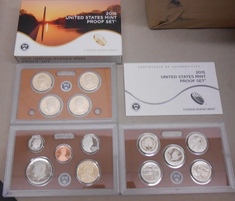 2015 US Mint 14 PC Clad Coin Proof Set Cover