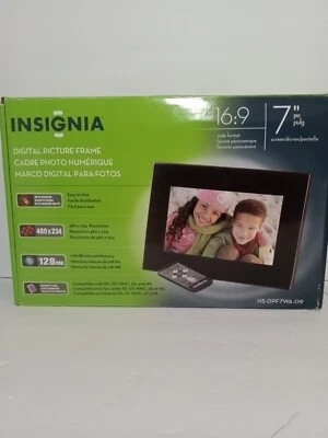 INSIGNIA Digital Picture Frame 16.9 Wide Format 7” 128MB Remote Open Box - Image 1 of 4