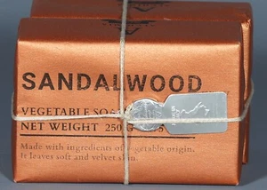 ALCHIMIA per uomo SANDALO LEGNO sapone da bar per verdure 2 x 8,75 once Italia - Foto 1 di 2