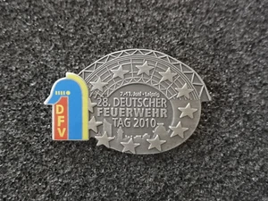(A11-X07) 28. Deutscher Feuerwehr Tag 2010 DFV Abzeichen Anstecker nummeriert - Bild 1 von 2