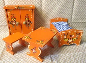 Dora Kuhn Bauernmöbel Kinderzimmer orange 4tlg. Puppenhaus 1:10 vintage selten - Photo 1/16