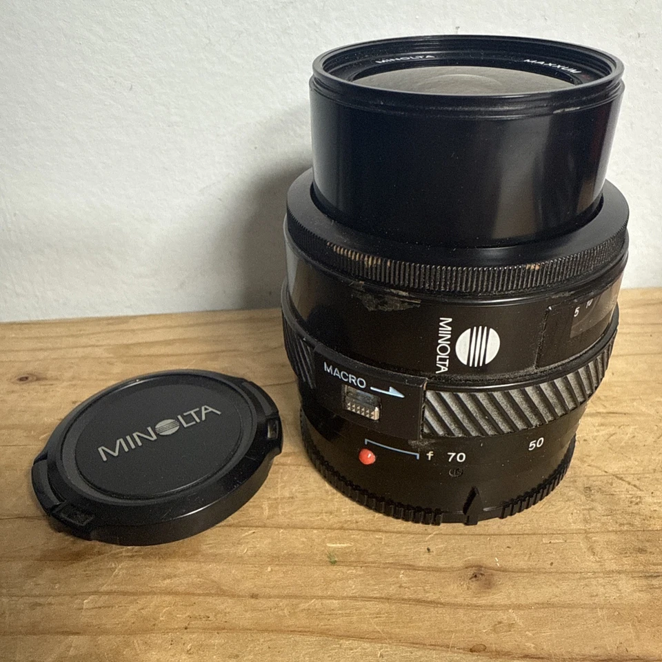 Minolta Maxxum AF Zoom Lens 35-70mm  1:4 (22) 49mm Lens w/ Caps Lids - Image 1 of 4