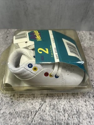 Zapatos de bebé Weekids talla 2 3-6 meses suelas suaves blancas  Foto 1 de 4