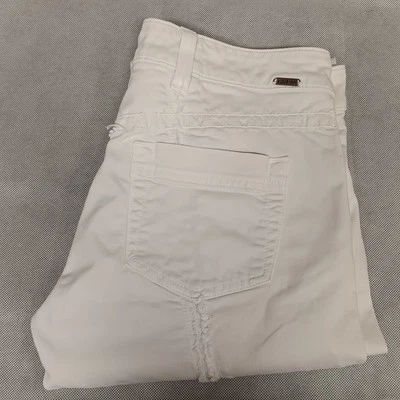 Jeans capri blancos Guess Co 81 29 denim deshilachado Foto 1 de 4