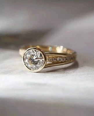 2.5Ct VVS1 Round Cut Lab Created Diamond Engagement 14K Yellow Gold Finish Ring - Image 1 of 4