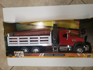 New 1/18th Mack Granite Log Trailer Truck In Red With Logs 17126 Brand New