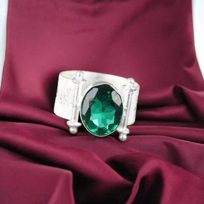 Anillo de piedras preciosas verdes esmeralda creado a mano en laboratorio de plata de ley 925 todas las tallas DE Foto 1 de 4