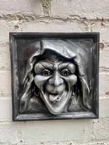 Handmade Plaster Witch Face Wall Relief – Gothic Fantasy Decor – 30x30cm - Picture 1 of 5