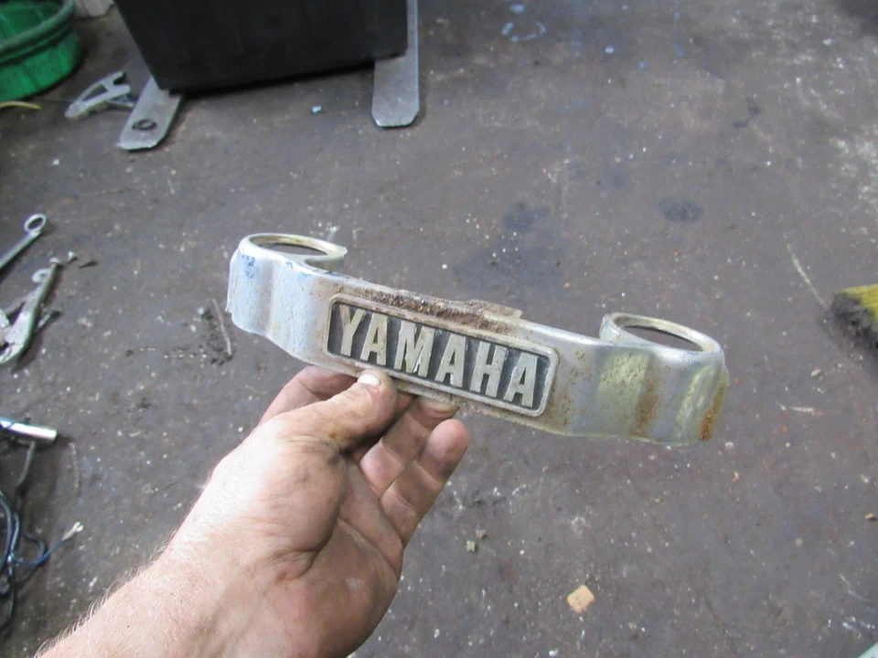 1979 Yamaha XS750 emblema especial acabamento garfo dianteiro emblema - Imagem 1 de 1