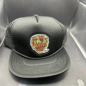 SAILOR JERRY TIGERKOPF LOGO TRUCKER DRUCKKNOPFLASCHE MÜTZE KAPPE SCHWARZ NIE GETRAGEN! - Bild 1 von 2