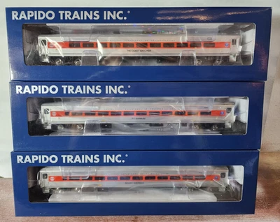 RAPIDO 128532 HO CDOT Late Comet 2 Commuter Coaches 1 Cab Car 3 PK Orange Stripe - Image 1 of 4
