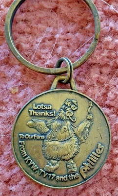 De colección KYW-TV 17 PHILADELPHIA PHILLIES LOTE FANATICO ¡GRACIAS! Llavero de metal de 3" Foto 1 de 2