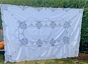 Vintage White Cotton Machine Made Battenburg Lace Tablecloth 62" X 98" Preloved - Picture 1 of 13