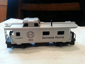 Mantua HO Southern Pacific Caboose SP # 8724 Model Railroad Freight Train Car B - Picture 1 of 4