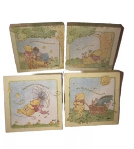 C.R GIBSON Baby prima opera d'arte quattro da appendere a parete Disney Pooh arte su tela �� - Foto 1 di 7