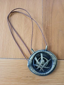 Doctor Strange - Eye of Agamotto Cosplay Glow in the Dark Halskette mit Anhänger - Bild 1 von 2