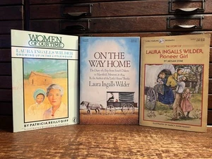Lot 3 Laura Ingalls Wilder Pb Books: On The Way Home, Pioneer Girl, Growing Up - Picture 1 of 11