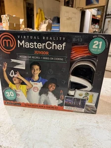 Realidad Virtual MasterChef Junior, ¡libro de recetas de 90 páginas y kit de cocina! NUEVO - Imagen 1 de 6