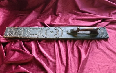 Antique Finnish hand carved mangle board dated rustic peasant - Image 1 of 3