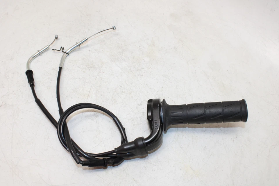 2005 Kawasaki Ninja Zx10r Zx1000c Right Throttle Grip - Image 1 of 4