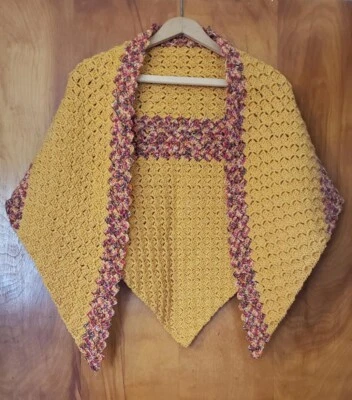 Vintage Handmade Crochet Shawl Stripe Pattern Golden Yellow - Imagem 1 de 4