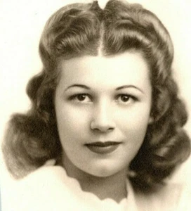 Ritratto studio fotografico vintage anni 40 colpo alla testa bella donna bruna - Foto 1 di 3