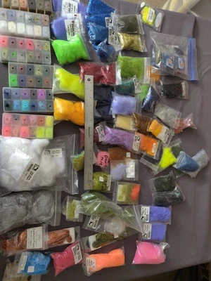 Gran Lote De Señuelos Para Atar Moscas Doblaje Hacer Proyectos Artesanales Foto 1 de 4