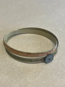 Vtg 5" Round Metal Cork Lined Embroidery Hoop with Queen Style Tension Wheel USA - Picture 1 of 4