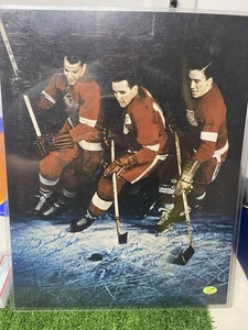 Production Line Red Wings Gordie Howe Abel Lindsay Signed 11x14 Photo SGC - Picture 1 of 3