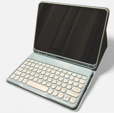 Apple iPad Pro 11 inch 2nd Generation keyboard case - Image 1 of 4